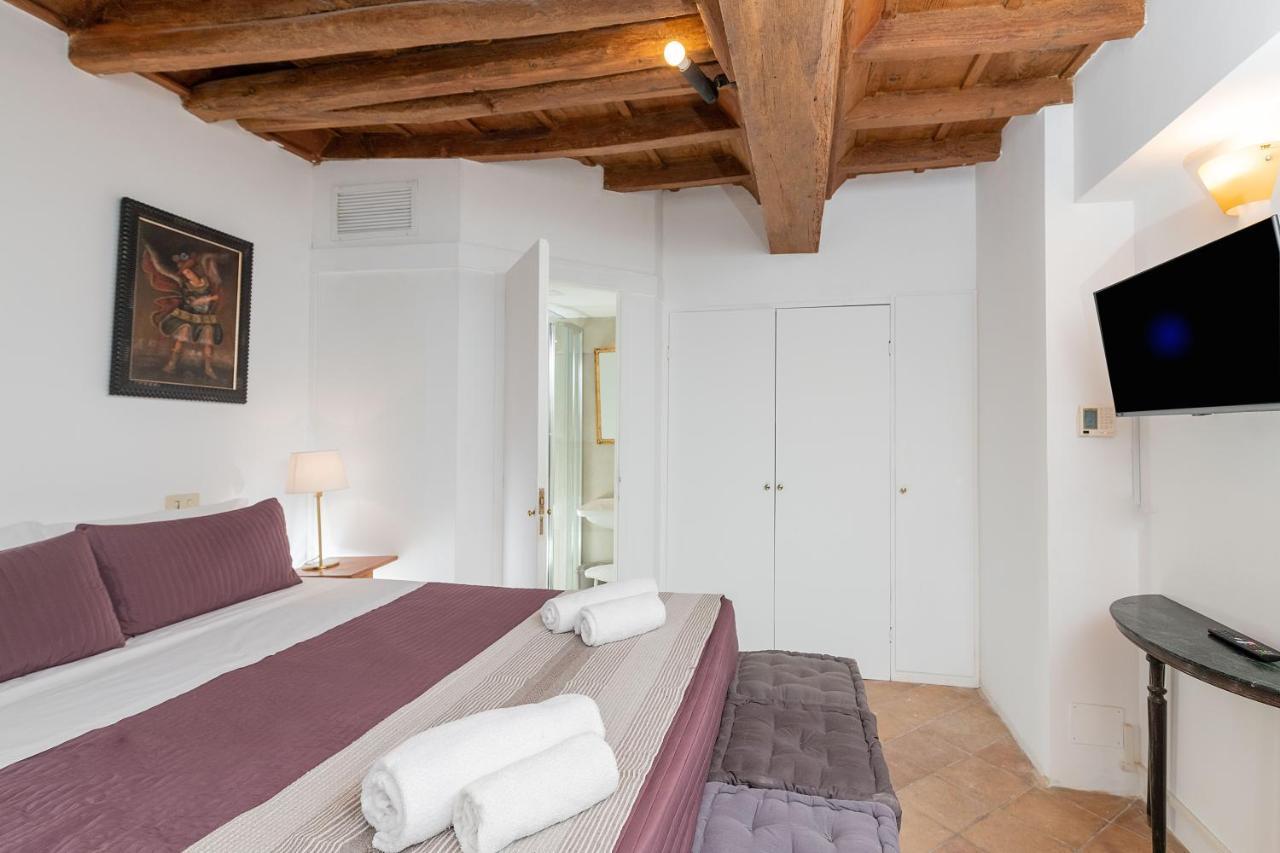 Banchi Apartments - Castel Sant'Angelo Рим Екстер'єр фото